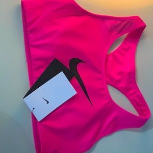 Nike woman s Swoosh bra bright pink small